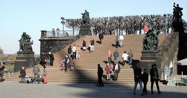 Freitreppe vom Schlossplatz zur Brühlschen Terrasse