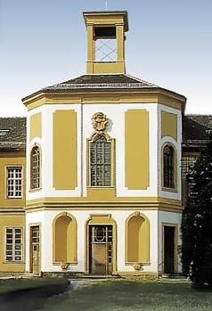Eingang an der Parkseite des Palais Brühl-Marcolini