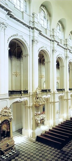 Innenansicht der Kathedrale St.Trinitatis