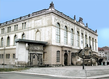 Südfassade des Johanneums
