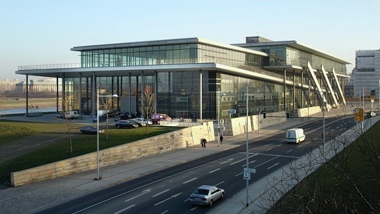 Kongresszentrum, von der Marienbr&uuml;cke gesehen