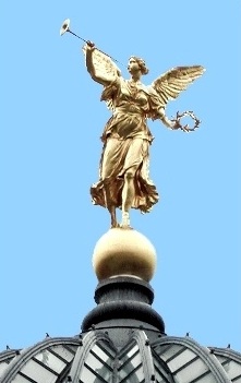 Skulptur Fama auf dem Ausstellungsgebäude