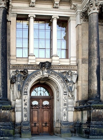 Portal der Kunstakademie