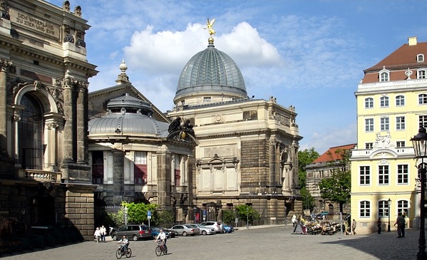 Stadtseite der Kunstakademie