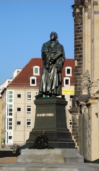 Lutherdenkmal vor der Frauenkirche