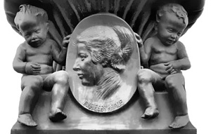 Detail am Maria-Gey-Brunnen