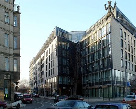 Eingang der Maxstra&szlig;e gegen&uuml;ber dem Haus der Presse