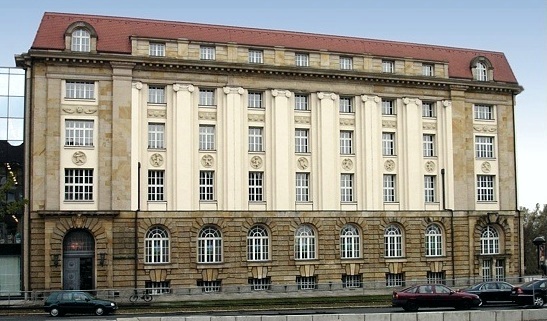Bankhaus im Nordwesten der Prager Stra&szlig;e