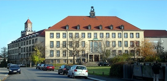 Lehr- und Verwaltungsgeb&auml;ude am Weberplatz