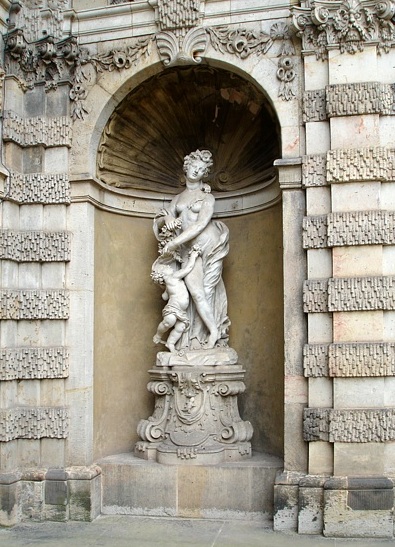 Skulptur im Nymphenbad des Dresdner Zwingers