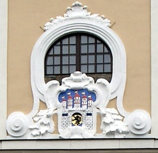 Wappen am Portal der Nikolaikirche