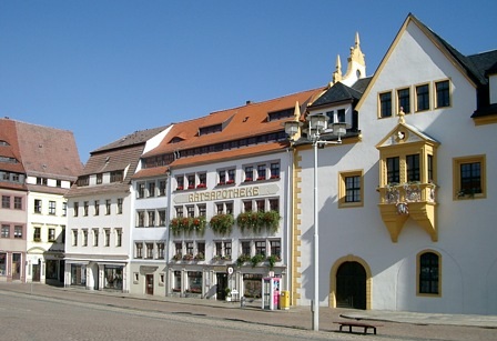 Häuserzeile nördlich vom Freiberger Rathaus