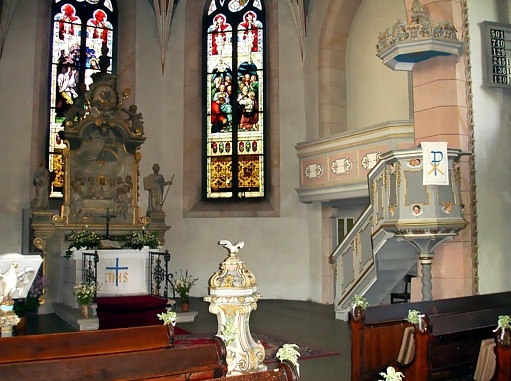 Altar und Kanzel der Pfarrkirche Stolpen