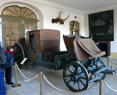Reisegepäckwagen im Barockschloss Moritzburg