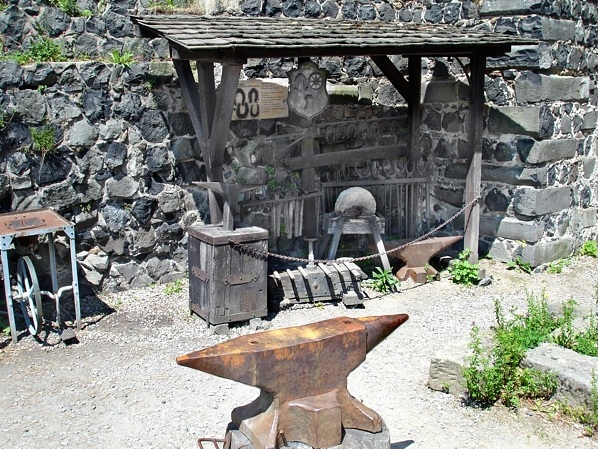 Burgschmiede - Ausstellung im 3. Hof der Burg Stolpen