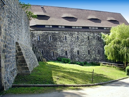 Ostseite des Kornhauses auf Burg Stolpen