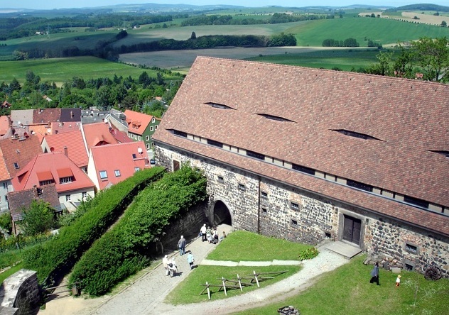 Kornhaus auf Burg Stolpen, vom Coselturm gesehen